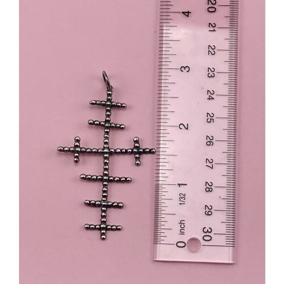 Waxing poetic cross charm - Picture 3 of 3